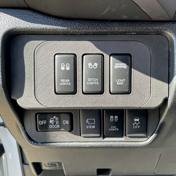 Translation missing: en.sections.sub_collections.image_alt - Tall Switches