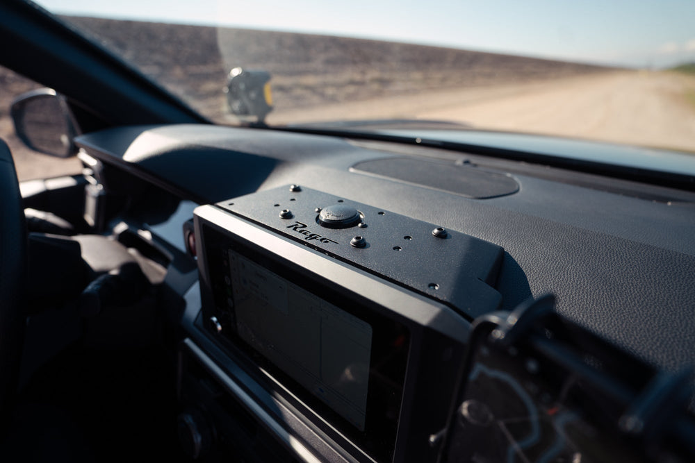 Device Dash Mount in the 6th Gen Toyota 4Runner with USB Charging